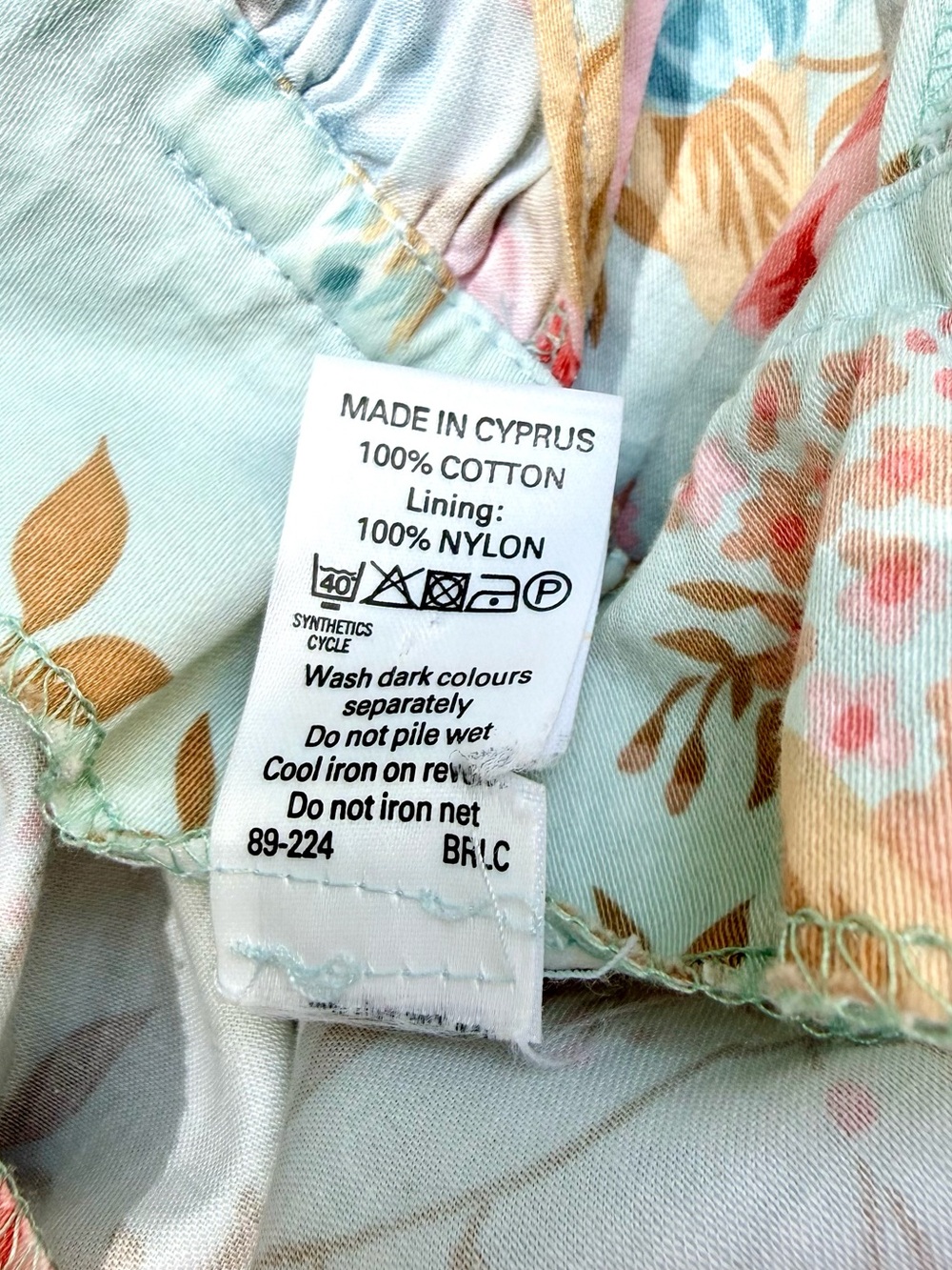 Floral Sweetheart Neckline Cotton Picnic Dress Buttoned Bodice Vintage Cyprus - Picture 7 of 10